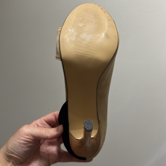 Elegant Two-Tone Stiletto Heels - Picture 4 of 5